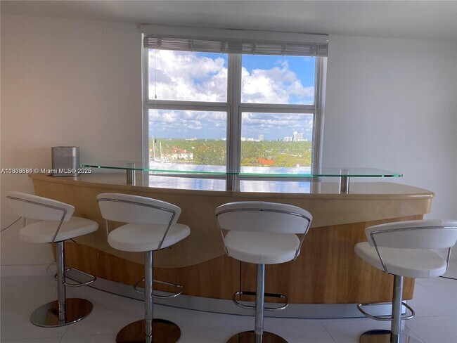 Building Photo - 1401 S Ocean Dr