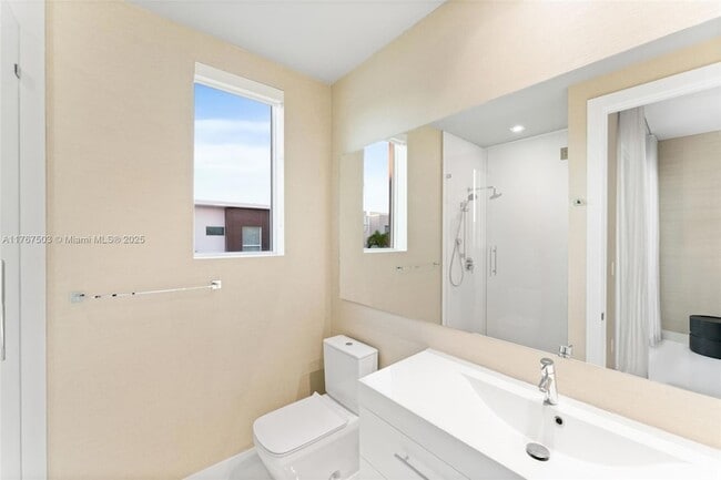 Building Photo - 10561 NW 67th Terrace