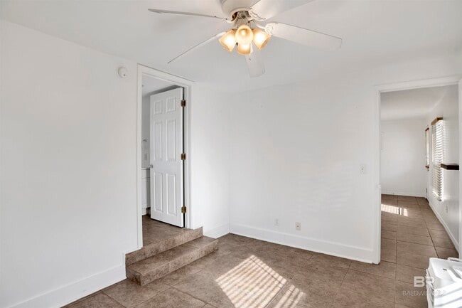 Building Photo - 11575 Co Rd 48