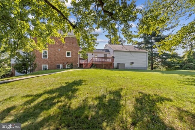 Building Photo - 15118 Liberty Grove Dr