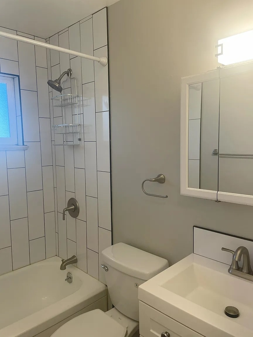 Building Photo - 4562 Everett St