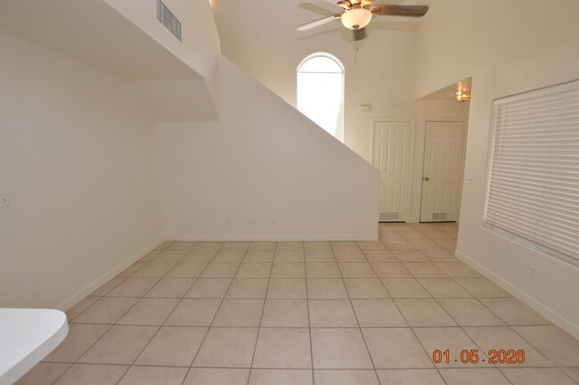 Building Photo - 550 Roxella Ln