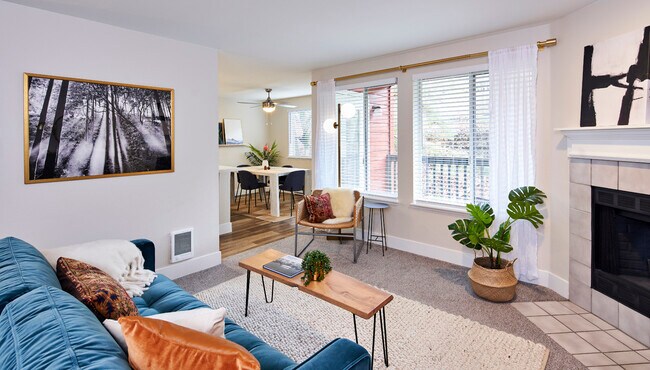 Building Photo - Echo Mountain