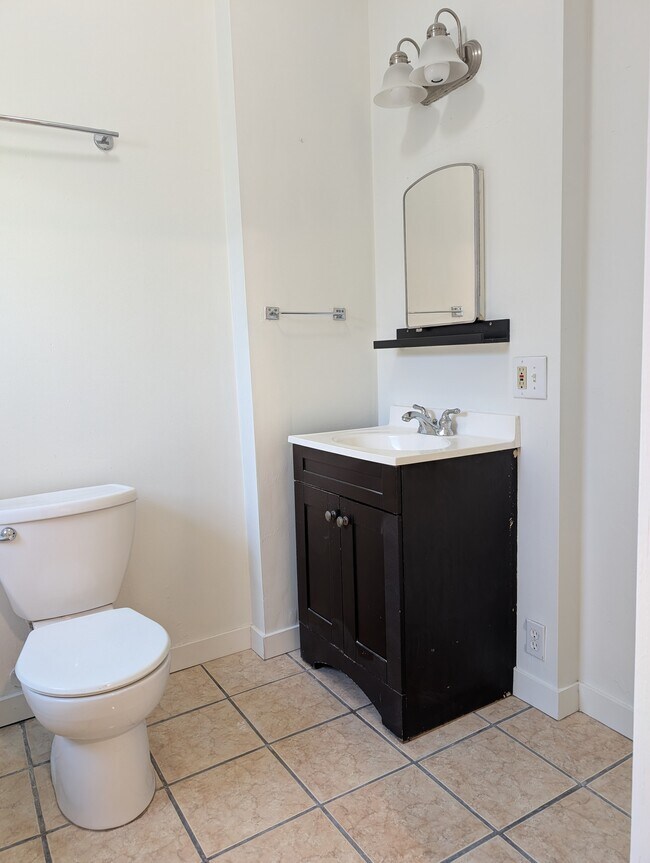 Building Photo - 1403 N 36th St