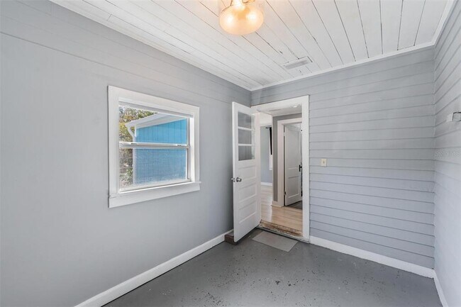 Building Photo - 1841 Overbrook Ave