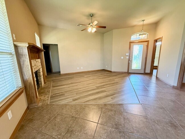 Building Photo - 4 Bed Close to OU
