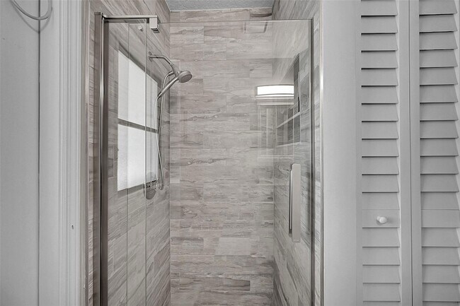 Building Photo - 8606 Arrowhead Dr