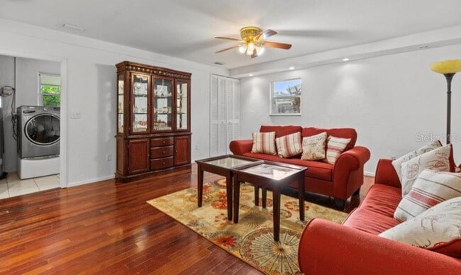 Building Photo - 2516 Roberta St