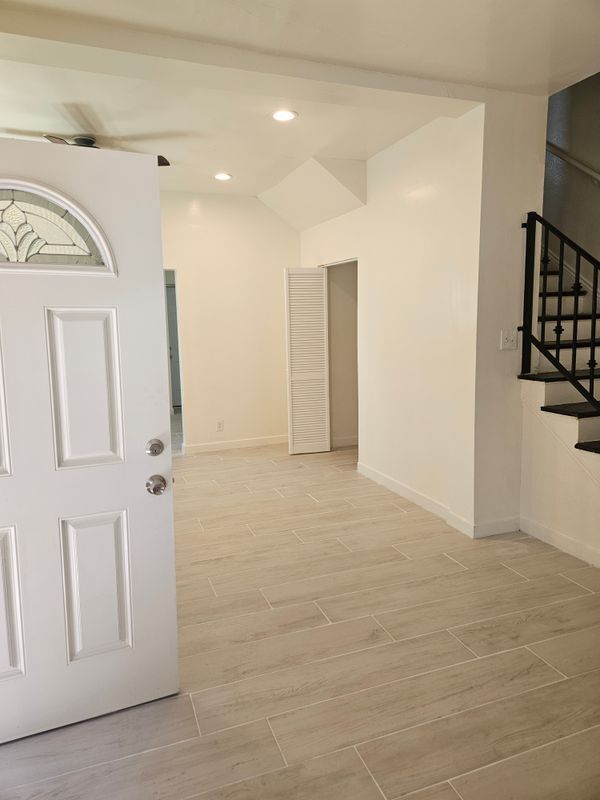 Building Photo - 7110 Somerset Blvd