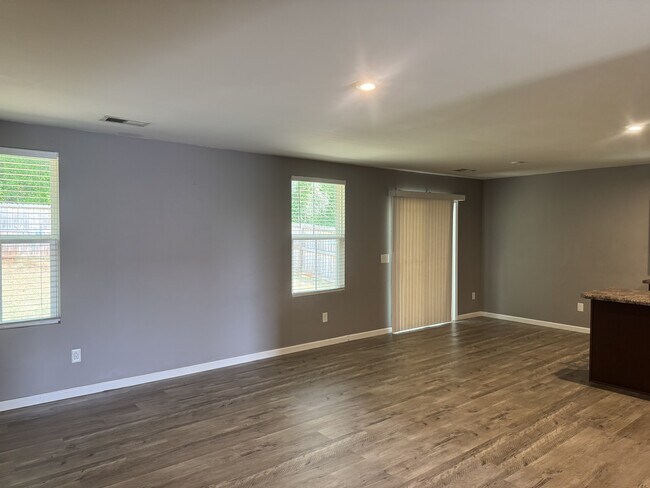 Building Photo - 115 Portchester Ln