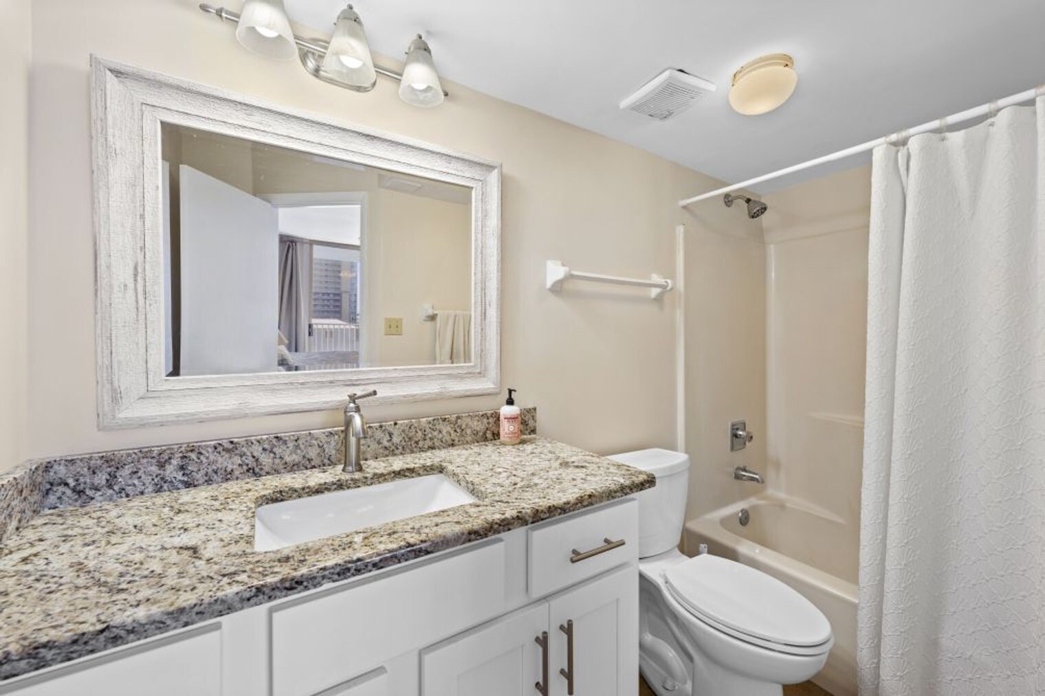 Building Photo - 1516 Sandpiper Ln