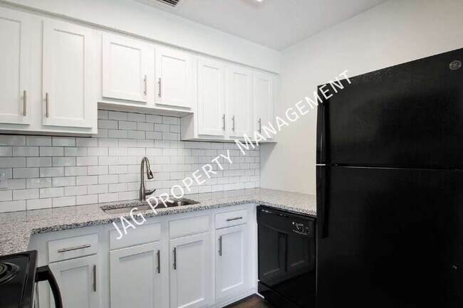 Building Photo - 1436 Berrier St