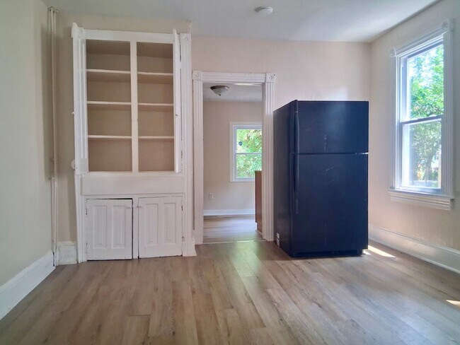 Building Photo - Spacious 4 Bedroom Home FOR RENT in Bridgeton NJ $2150