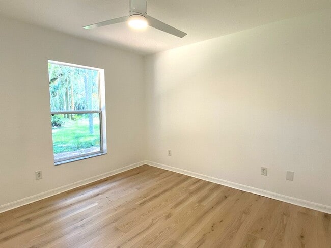 Building Photo - Beautiful New Smyrna Beach Home!