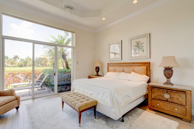 Building Photo - 119 Esperanza Way