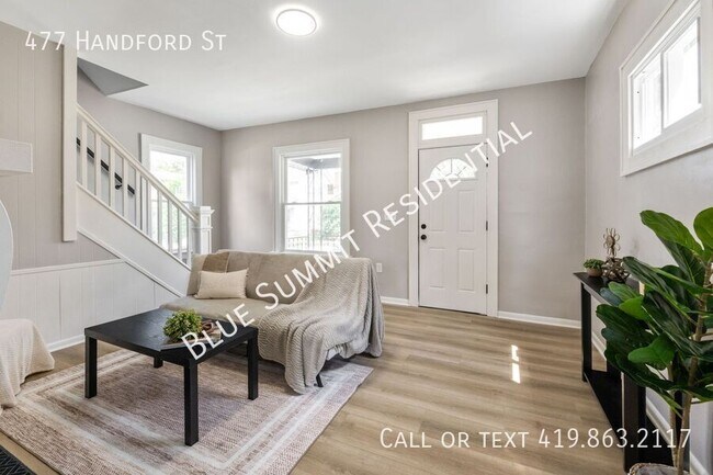 Building Photo - 477 Hanford St