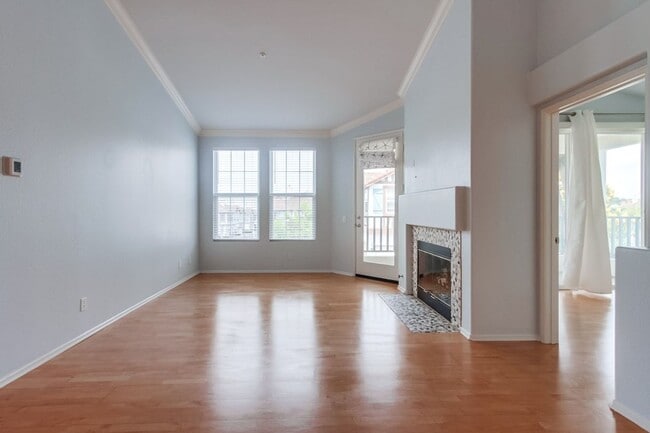 Building Photo - ***Available for move in on June 30, 2025*...