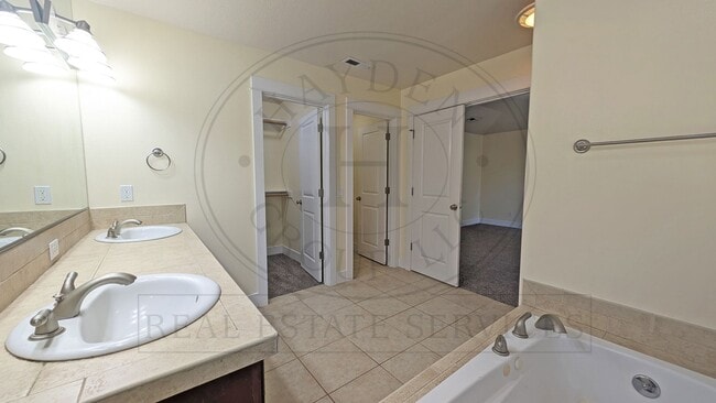 Building Photo - 4572 NW 175th Pl