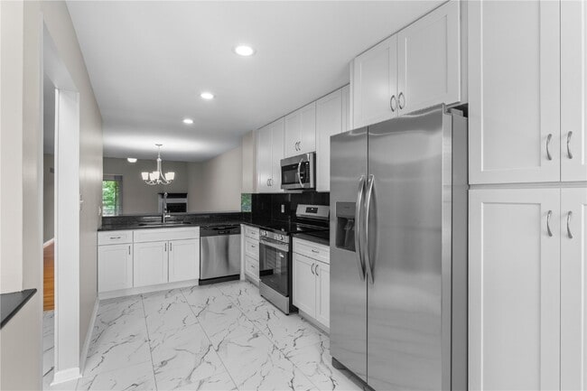 Building Photo - 178 Cascade Cir Dr