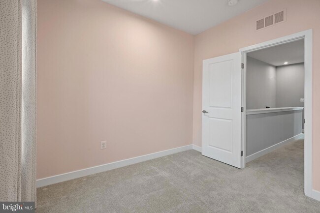 Building Photo - 174 Bethlehem Pl