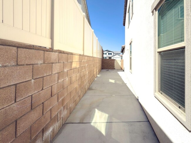 Building Photo - Newer Construction, Exquisite 4 Bedroom + ...