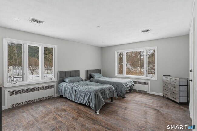 Building Photo - 35 W Ridge Dr