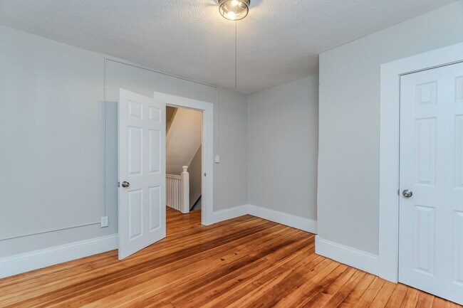 Building Photo - 108-110 Northampton Ave