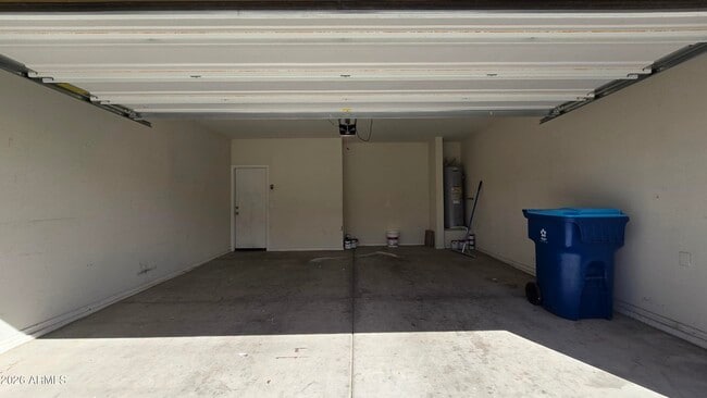 Building Photo - 23860 W Wier Ave