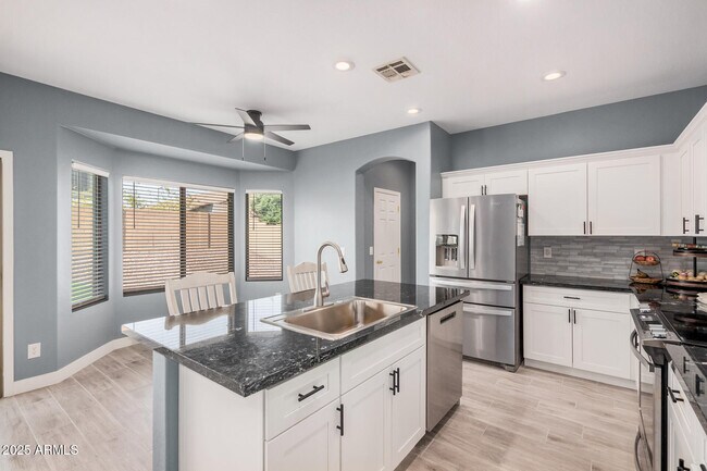 Building Photo - 22164 W Devin Dr