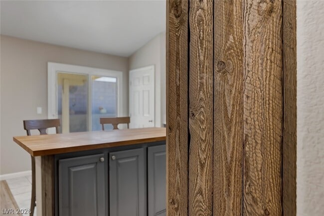 Building Photo - 833 Glitter Glen Ct