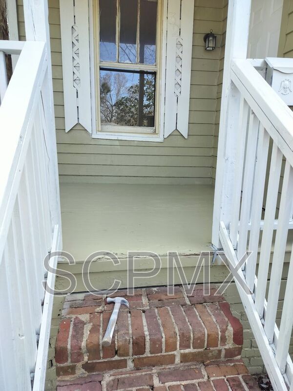 Building Photo - 2653 Lawrence Ave