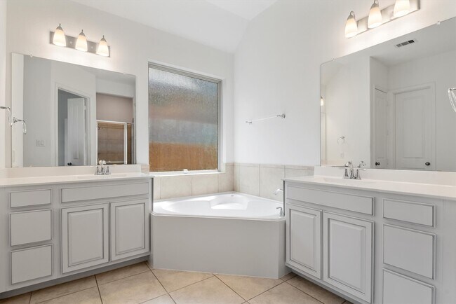 Building Photo - 28215 Whitmore Bend Dr