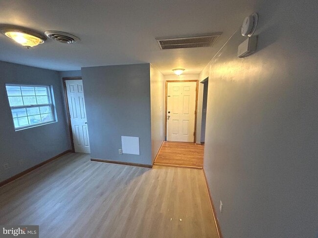 Building Photo - 103 Jackson St