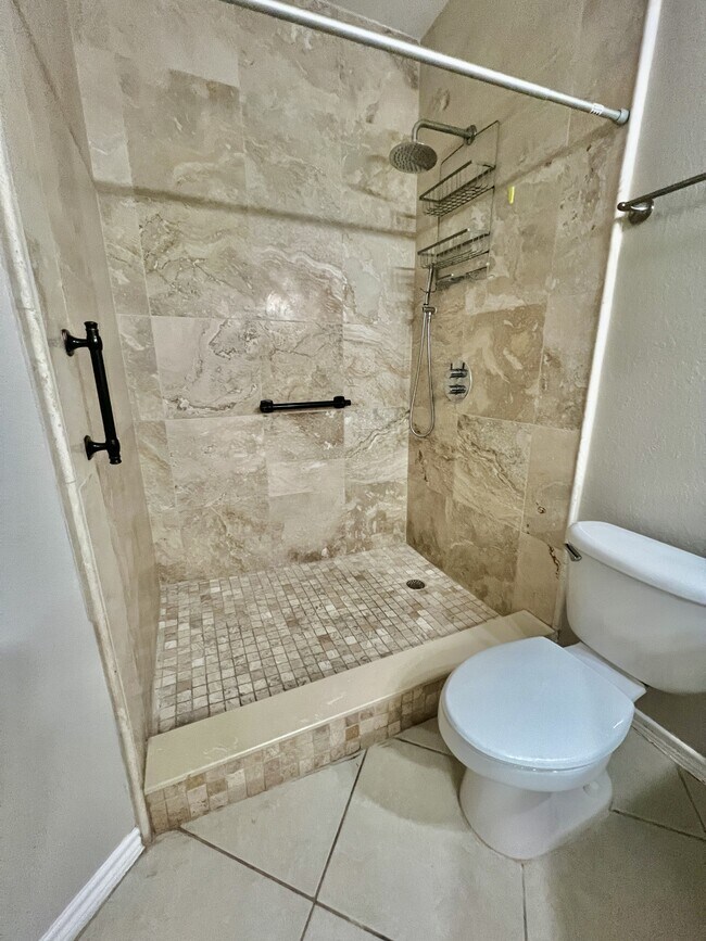 Building Photo - 4345 Bayside Village Dr