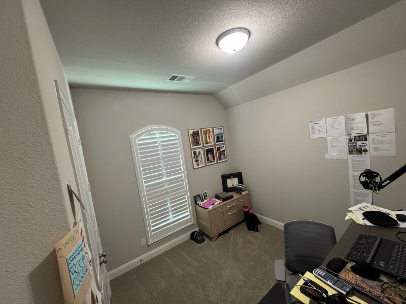 Building Photo - 801 Dragon Banner Dr