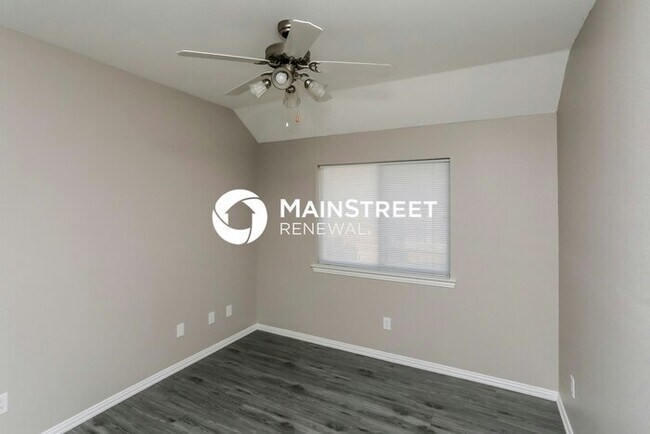 Building Photo - 4 Bedroom Pet-Friendly Home in Rockwall, TX with Main Street Renewal