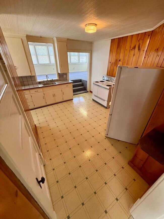 Building Photo - Charming 4-Bedroom, 2-Bath Victorian Home ...