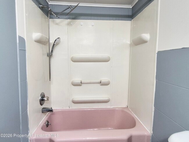 Building Photo - 70 Green Pl