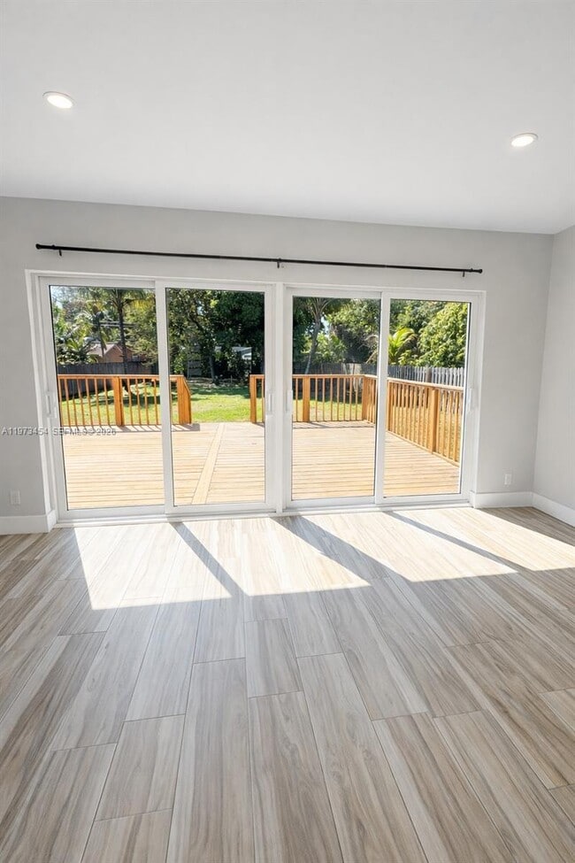 Building Photo - 2632 Madison St