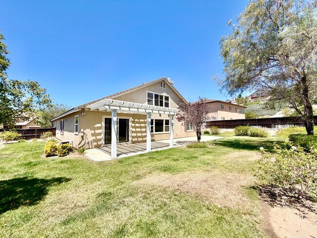 Building Photo - Blackmore Ranch Cul-de-Sac Home w/ Loft, 3-Car Tandem Garage & RV Parking