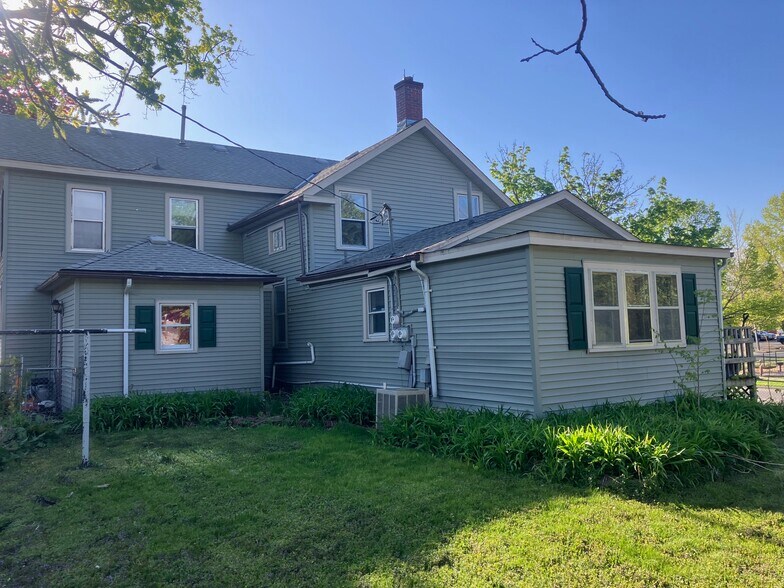 Building Photo - 320 Eddy St