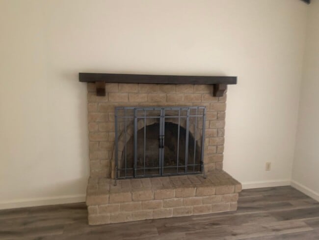 Building Photo - Large one story 4 bedroom home in Orangevale