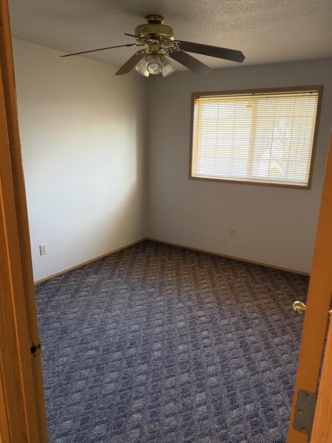 Building Photo - 810 SE 153rd Ave