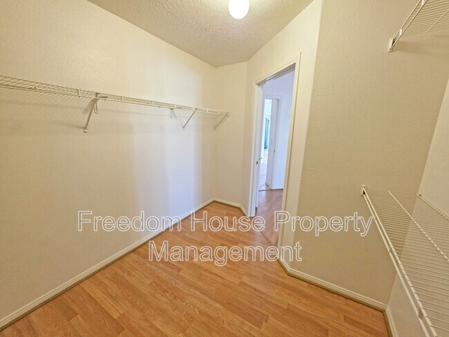 Building Photo - 2250 S Ambush St