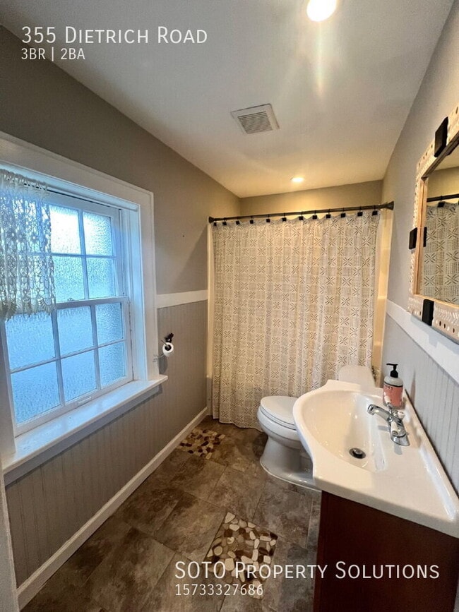 Building Photo - 355 Dietrich Rd