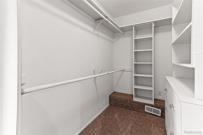 Building Photo - 5317 Fairway Ln