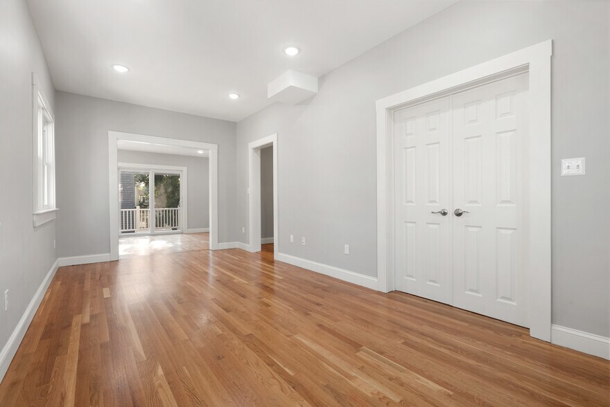 Building Photo - 58 Otis St