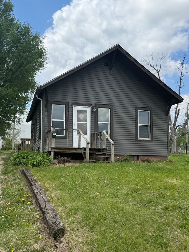 Building Photo - Cute and clean 1 Bedroom house in Marshalltown