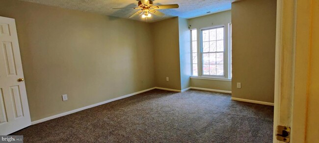 Building Photo - 902 Cedar Crest Ct
