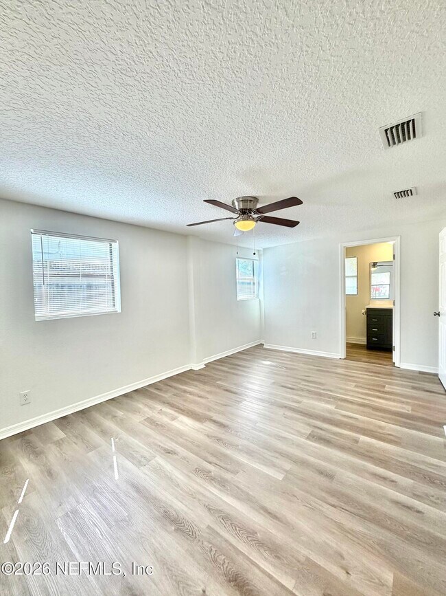 Building Photo - 8264 Devoe St